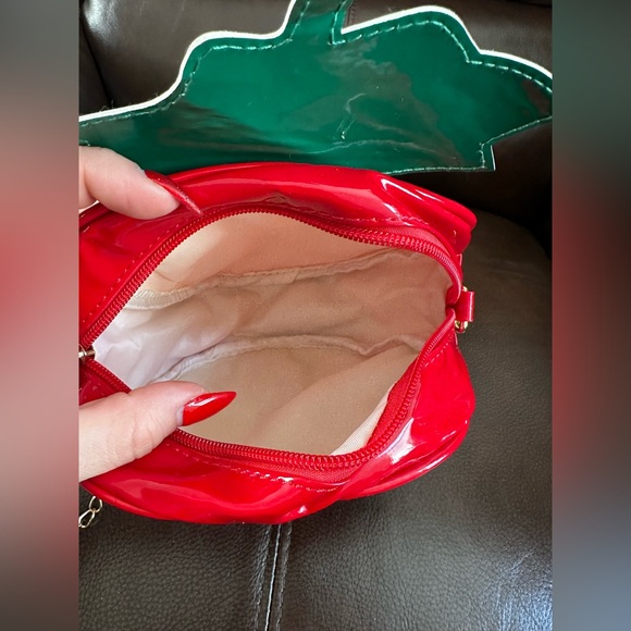 Strawberry-Shaped Red Bag with Gold Chain - Picture 8 of 8